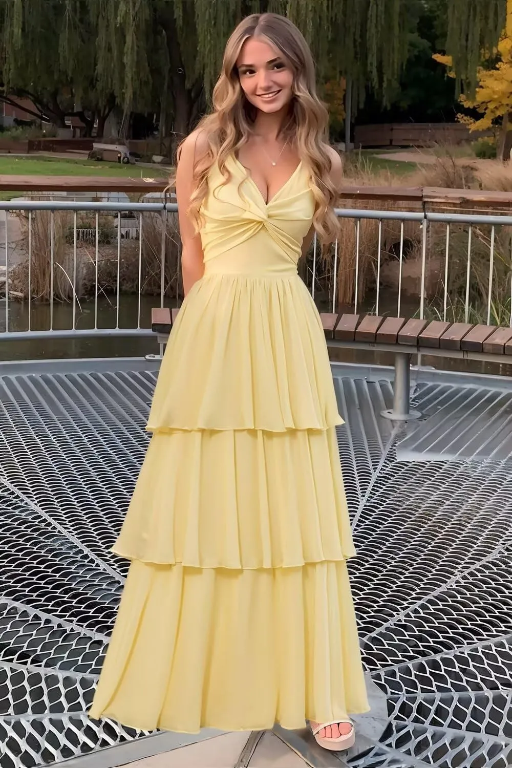 Stylefun Tiered Ruffles Bridesmaid Dresses Long A Line 2025 V Neck Formal Evening Dress with Ruffles CYM294