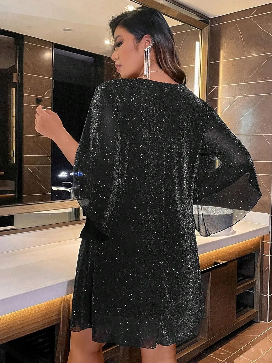 WDIRARA Women's Glitter Plus Size Cloak Long Sleeve V Neck Flared Layer Hem Casual Loose Dress