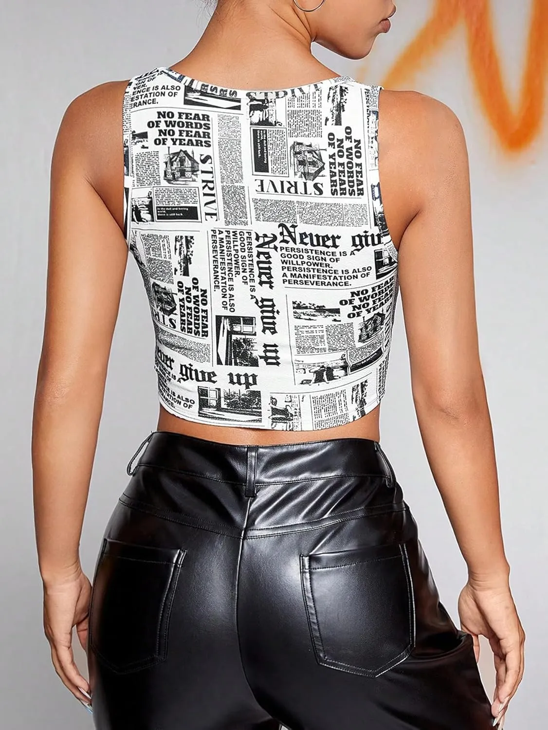WDIRARA Women's Newspaper Printed Sleeveless Asymmetrical Hem Square Neck Casual Tank Tops