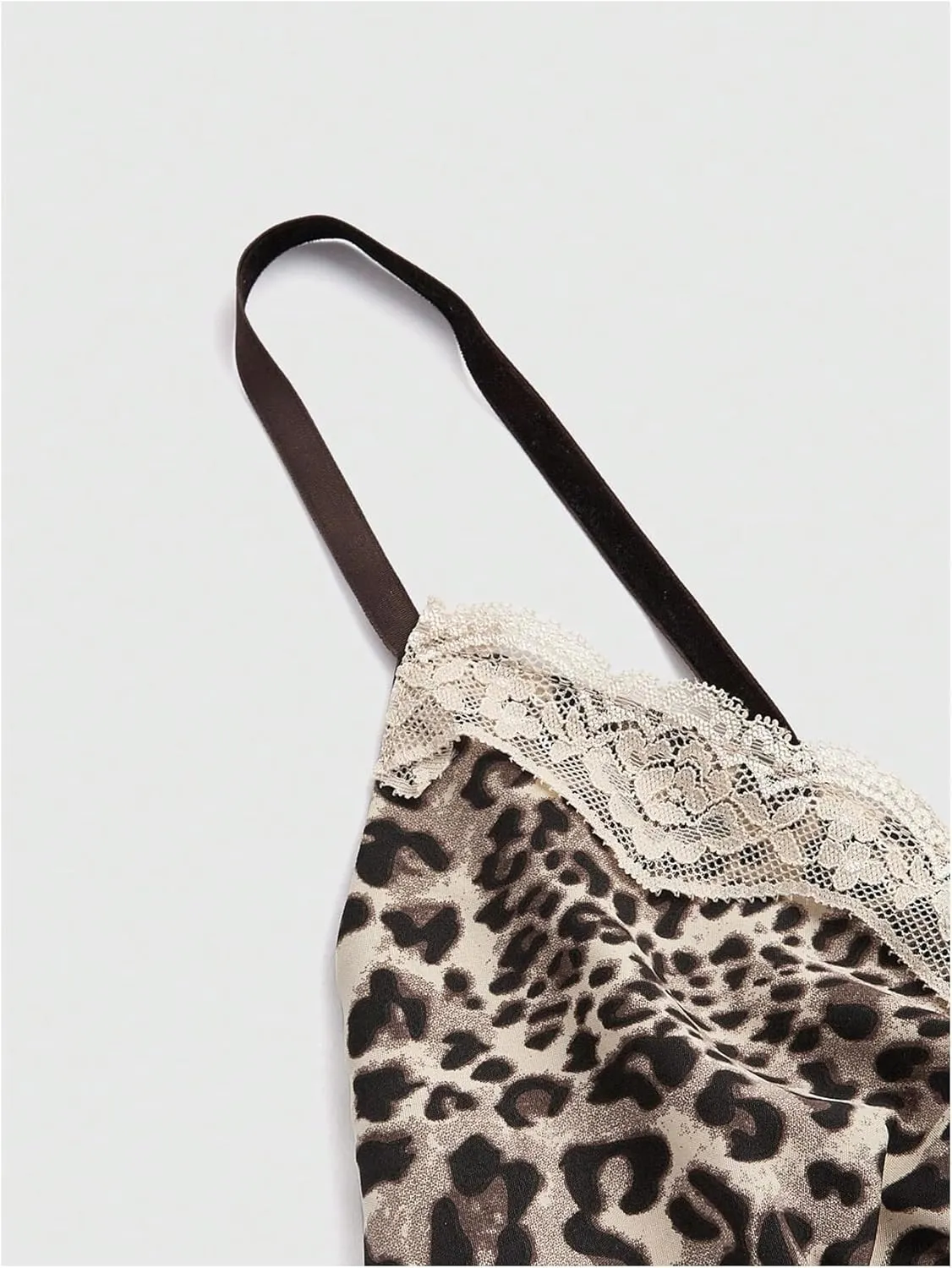 WDIRARA Women's Plus Size Leopard Print Lace Trim Cami Tops Flared Hem Smocked Back Top